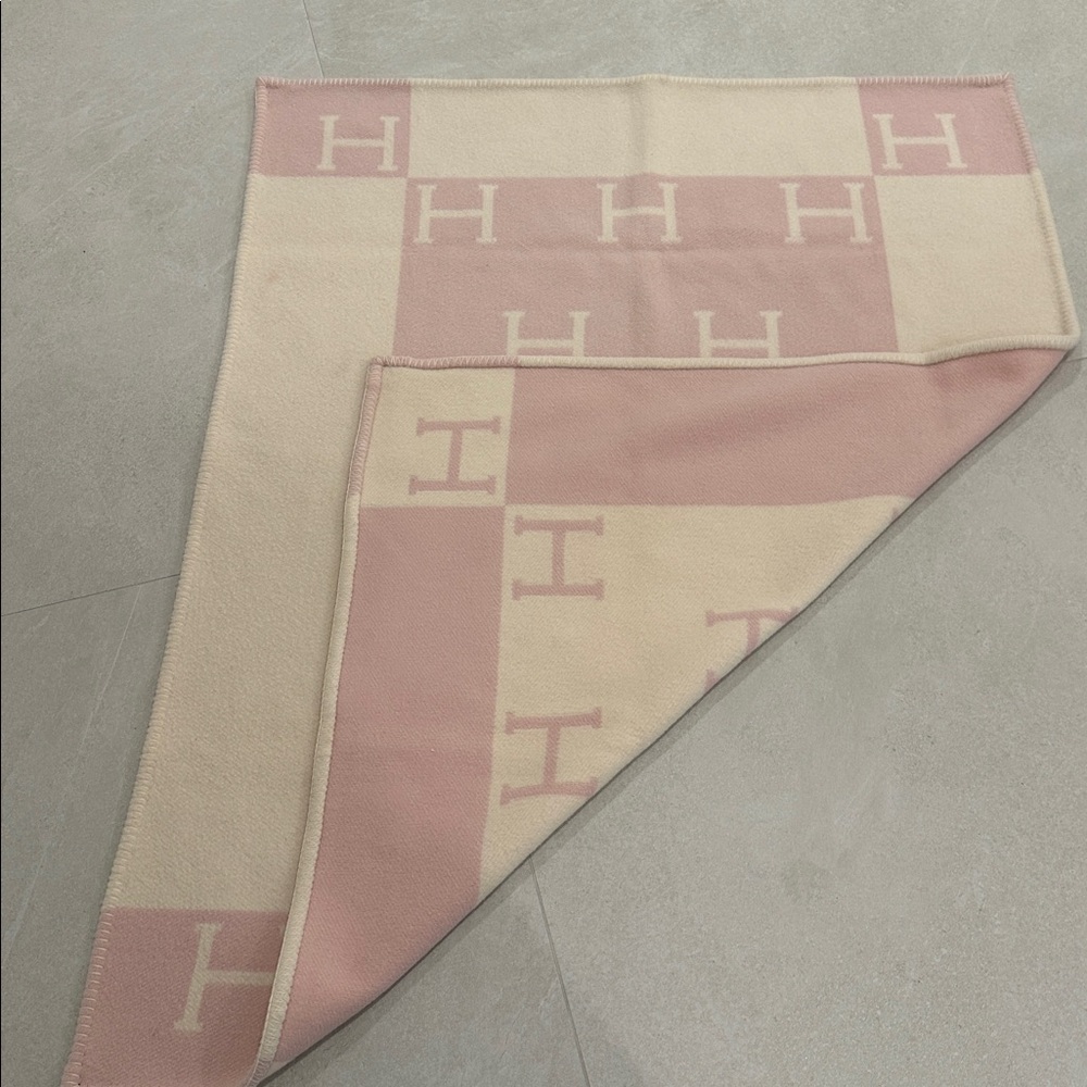 Hermes Avalon blanket